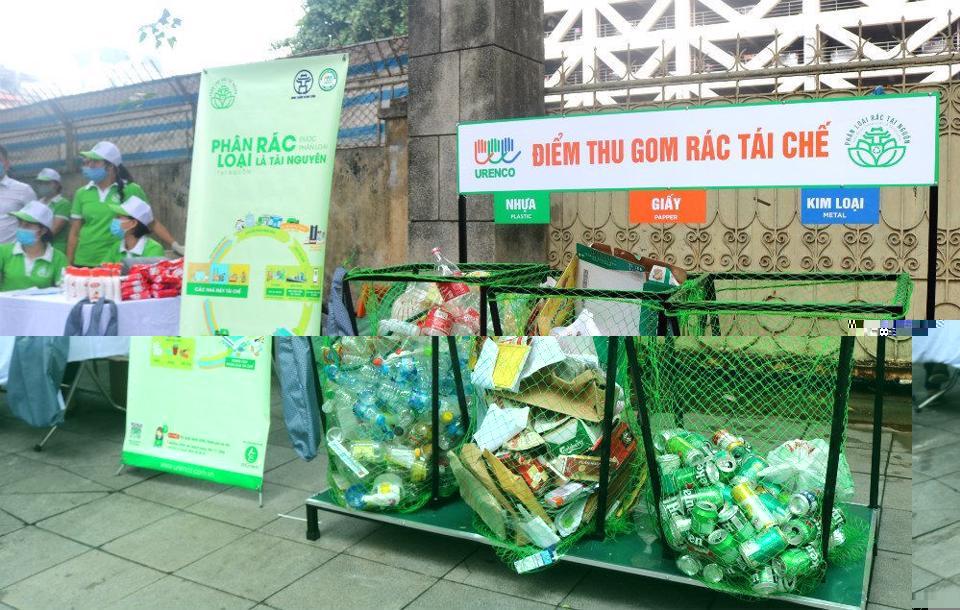 Điểm thu gom rác tái chế tại phường Phan Chu Trinh, quận Hoàn Kiếm, TP Hà Nội. Ảnh: Lam Thanh