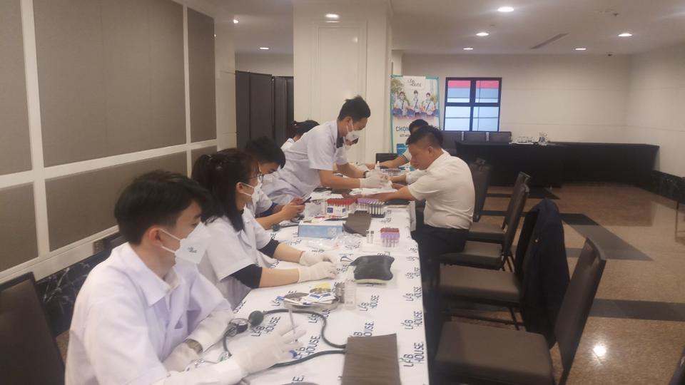 Tại sự kiện các chủ doanh nghiệp đã được khám sức khỏe. Ảnh: Khắc Kiên