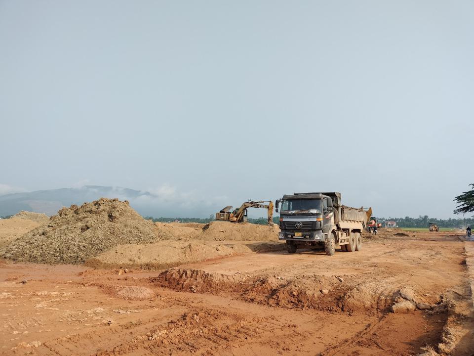 Khu tái định cư dự án cao tốc Bắc- Nam cho người dân ở huyện Nghĩa Hành.
