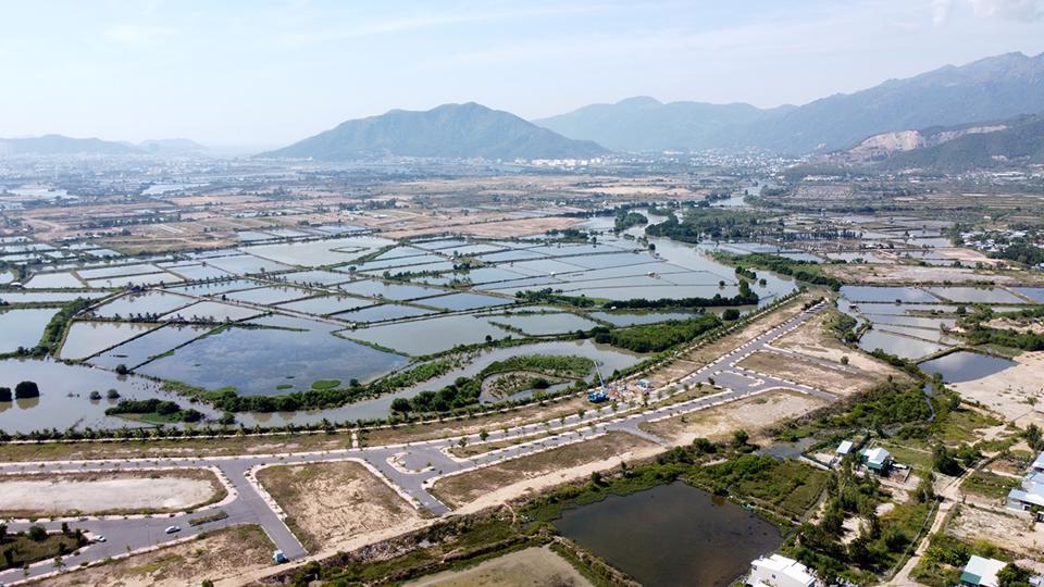 TP Nha Trang có kế hoạch chuyển đổi hơn 400 ha đất nông nghiệp sang đất phi nông nghiệp trong năm 2023. Ảnh: Trung Nhân.