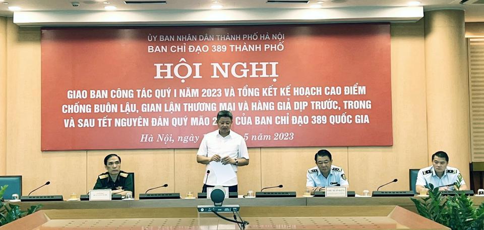 Phó Chủ tịch UBND TP Hà Nội Nguyễn Mạnh Quyền phát biểu kiến nghị tại hội nghị. Ảnh: Hoài Nam