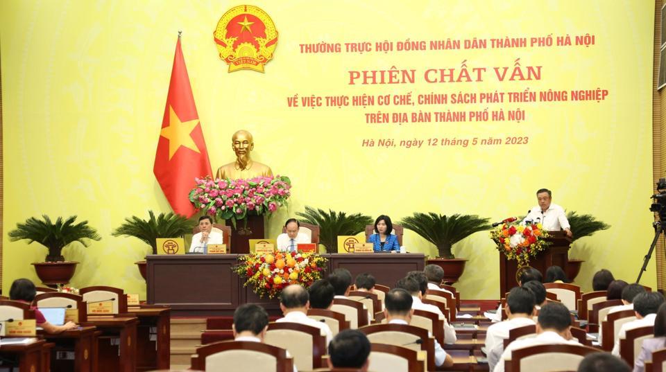 Lãnh đạo UBND Thành phố đã tiếp thu, giải trình, làm rõ thêm một số nội dung các đại biểu chất vấn