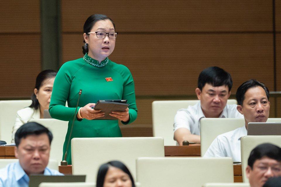 Đại biểu Nguyễn Thị  Quyên Thanh (Đoàn tỉnh Vĩnh Long) cho biết, những vụ việc bạo lực học đường đau lòng trong thời gian vừa qua phần nào đã phản ánh văn hóa học đường chưa được quan tâm đúng mức.