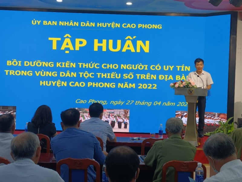 Người có uy tín: “Cánh chim đầu đàn” ở các thôn, bản vùng sâu, vùng xa