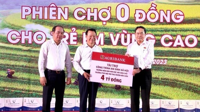 Agribank tài trợ 4 tỷ đồng xây dựng 02 công trình an sinh xã hội tại huyện Mù Cang Chải và huyện Văn Chấn, tỉnh Yên Bái