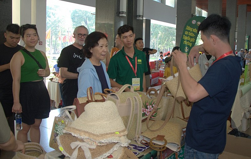 Chương trình Đặc sản bản địa - Làng nghề truyền thống tại TP. Hồ Chí Minh có gì đặc sắc?