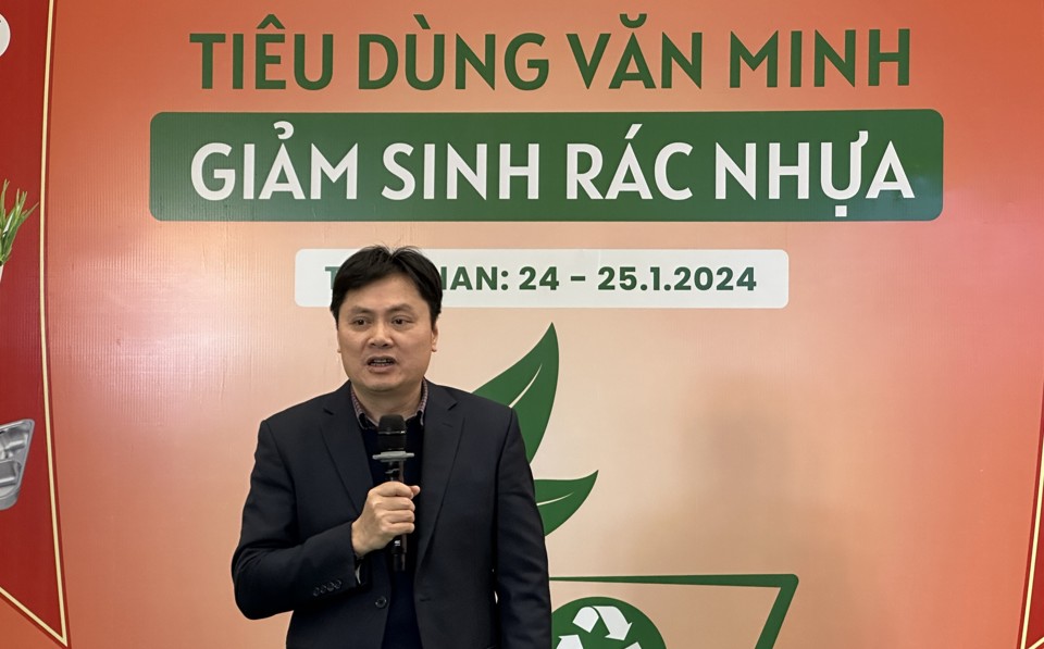 Ông Nguyễn Trung Thắng, Phó Viện trưởng Viện Chiến lược, Chính sách tài nguyên và môi trường chia sẻ tại sự kiện.