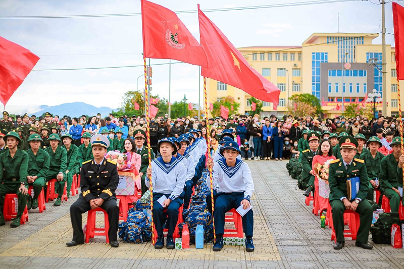 Các tân binh sẵn sàng lên đường thực hiện nghĩa vụ bảo vệ Tổ quốc