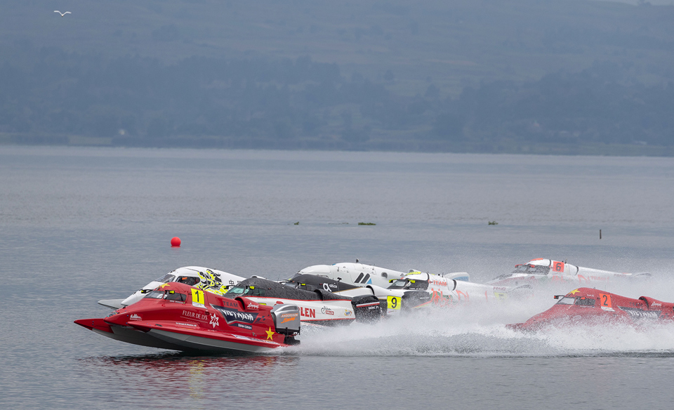 Đội đội Bình Định - Việt Nam tranh tài tại UIM F1H2O World Championship.