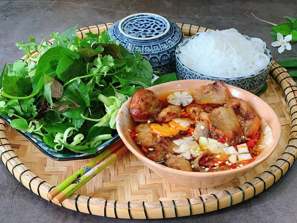 Bún chả mang nhiều nét tinh hoa của ẩm thực Thủ đô. (Ảnh: Sưu tầm)