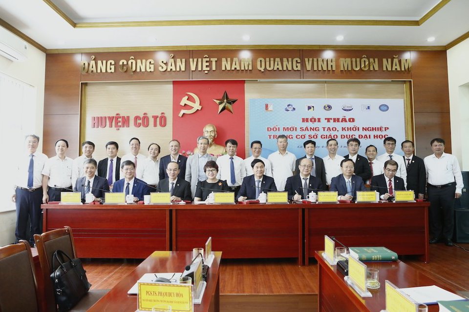 Đại diện các trường đại học tham gia lễ ký kết.