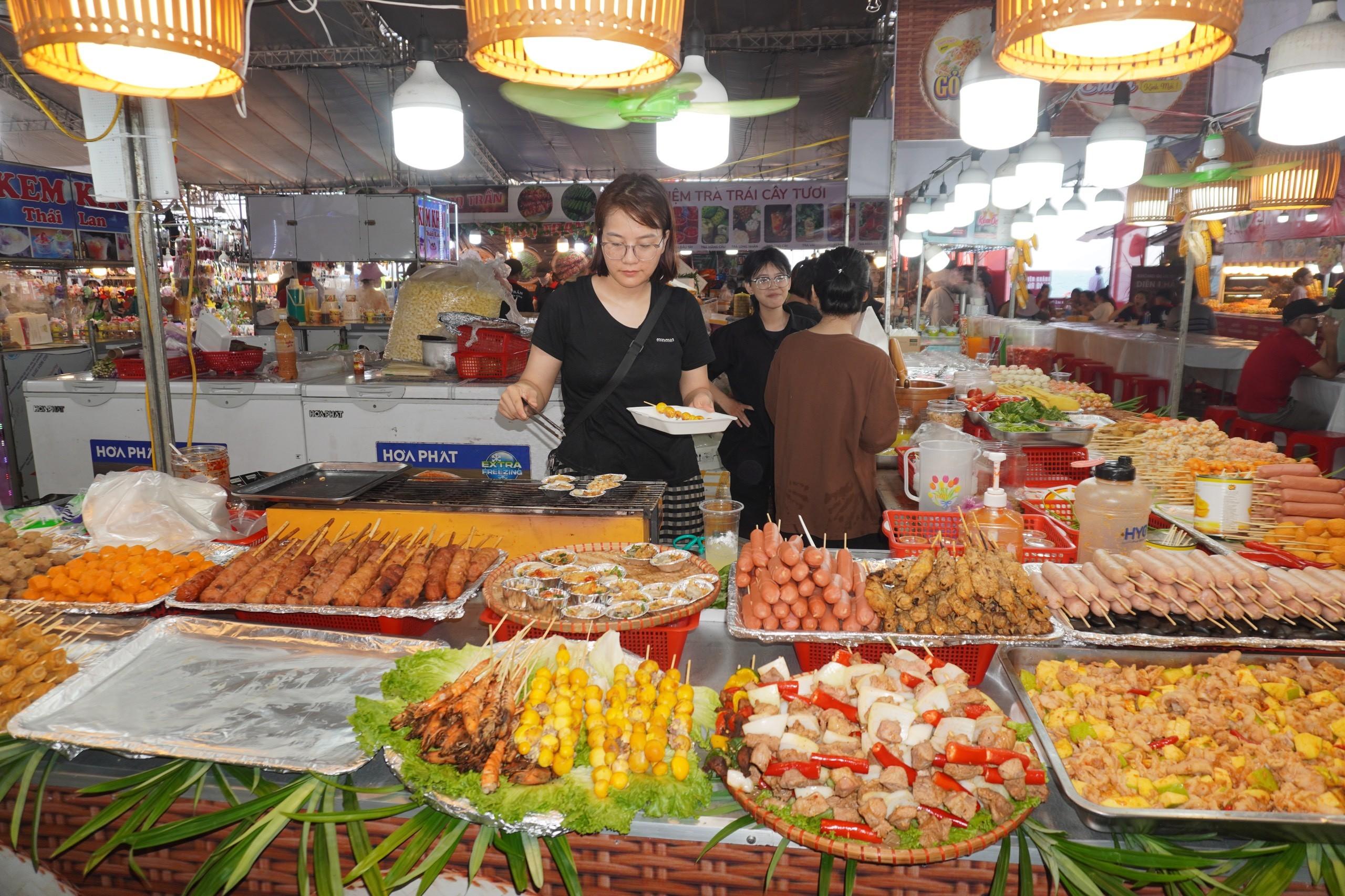 Liên hoan du lịch biển Nha Trang 2024 đón gần 400 nghìn lượt khách