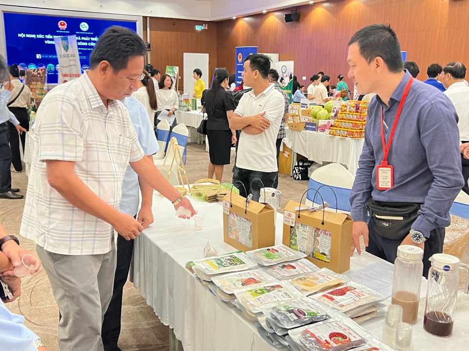  Trưng bày, quảng bá sản phẩm của các địa phương, doanh nghiệp trong vùng ĐBSCL.