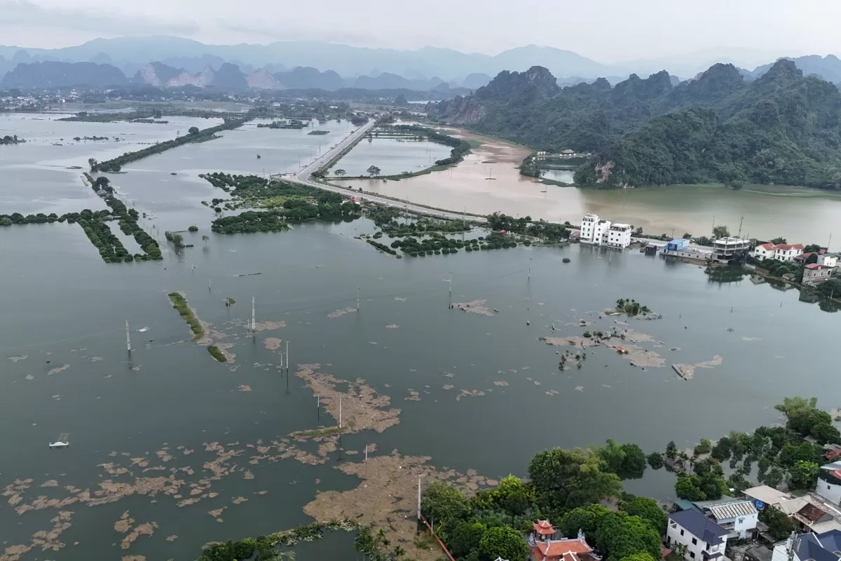 Hà Nội: Huyện Mỹ Đức vẫn chìm trong biển nước