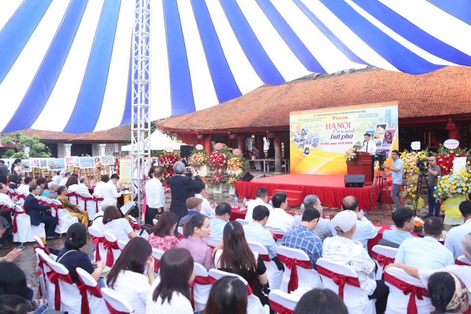 Quang cảnh Lễ khai mạc triển lãm ảnh