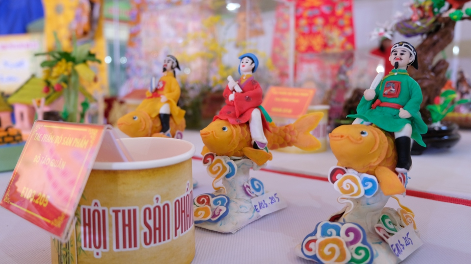 Đặc biệt, ban tổ chức cũng đề cao tính thân thiện với môi trường, công nghệ sản xuất giảm thiểu ô nhiễm môi trường, nguyên vật liệu sản xuất ít hoặc không ảnh hưởng đến môi trường. Ưu tiên các sản phẩm sử dụng nguyên liệu tái chế; sản phẩm mang đậm nét truyền thống truyền tải và thể hiện được nét văn hóa riêng của Hà Nội…