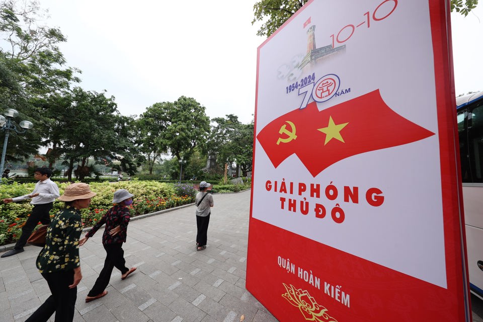 Hà Nội được vinh danh là “Thành phố vì hòa bình”, “Thủ đô của lương tri và phẩm giá con người”, “Thủ đô Anh hùng”.