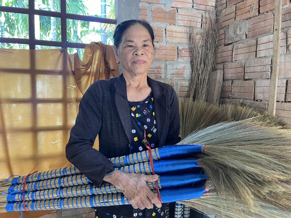  Từ nhiều nguồn trợ giúp của chính quyền, cuộc sống bà Huỳnh Thị Hơn dần ổn định.