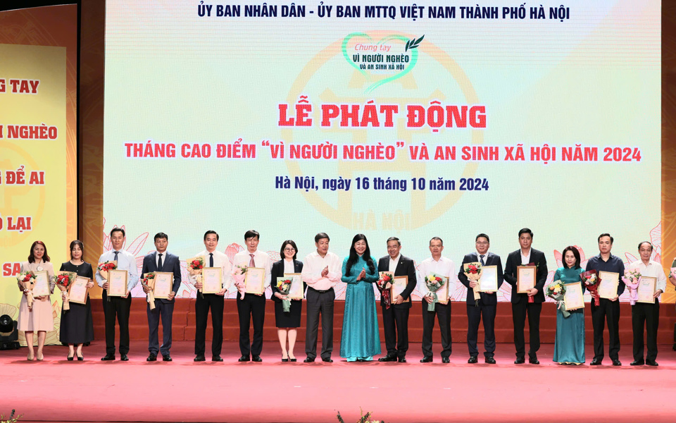 TP Hà Nội tổ chức Lễ phát động ''Tháng cao điểm ''Vì người nghèo'' và an sinh xã hội năm 2024'', tối 16/10