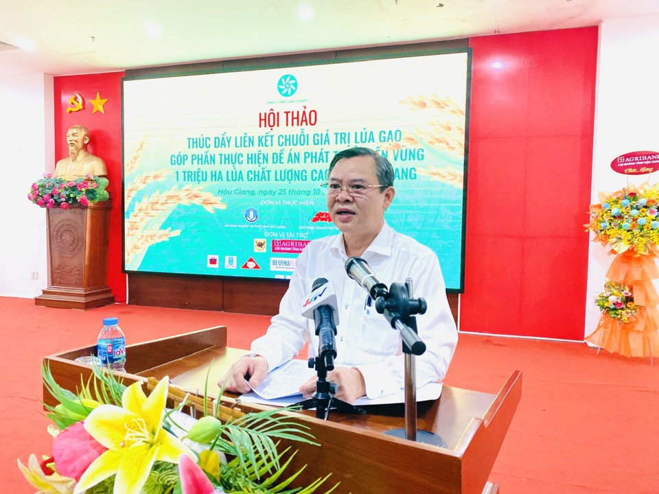 Ông Trương Cảnh Tuyên, Phó Chủ tịch Thường trực UBND tỉnh Hậu Giang phát biểu tại hội thảo.