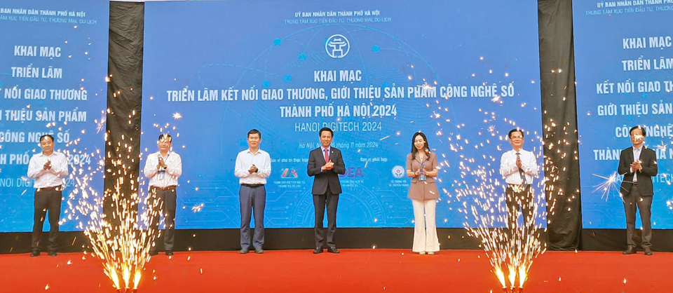 Các đại biểu khai mạc Chương trình Kết nối cùng Phát triển