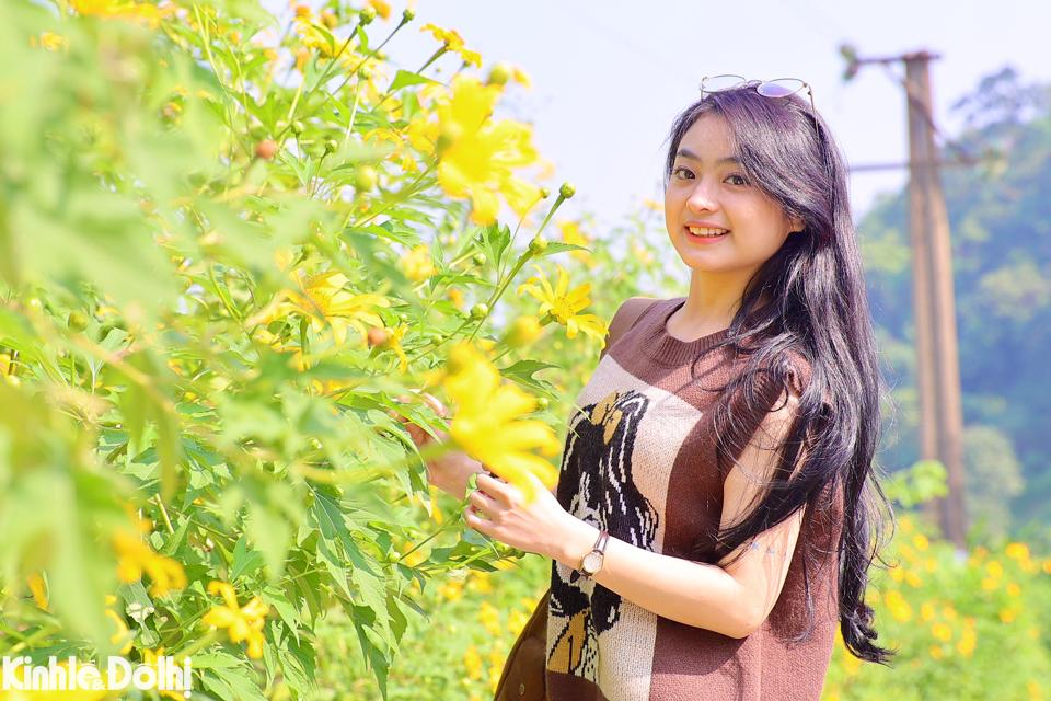 Thời điểm này, Vườn quốc gia Ba Vì trở thành điểm đến hấp dẫn du khách đổ về thưởng lãm loài hoa hoang dã, mộc mạc.