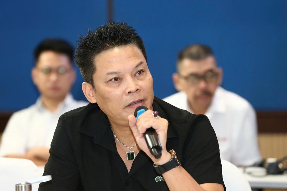 Đạo diễn Lê Quý Dương phát biểu tại tọa đàm. Ảnh:  Hoàng Triều