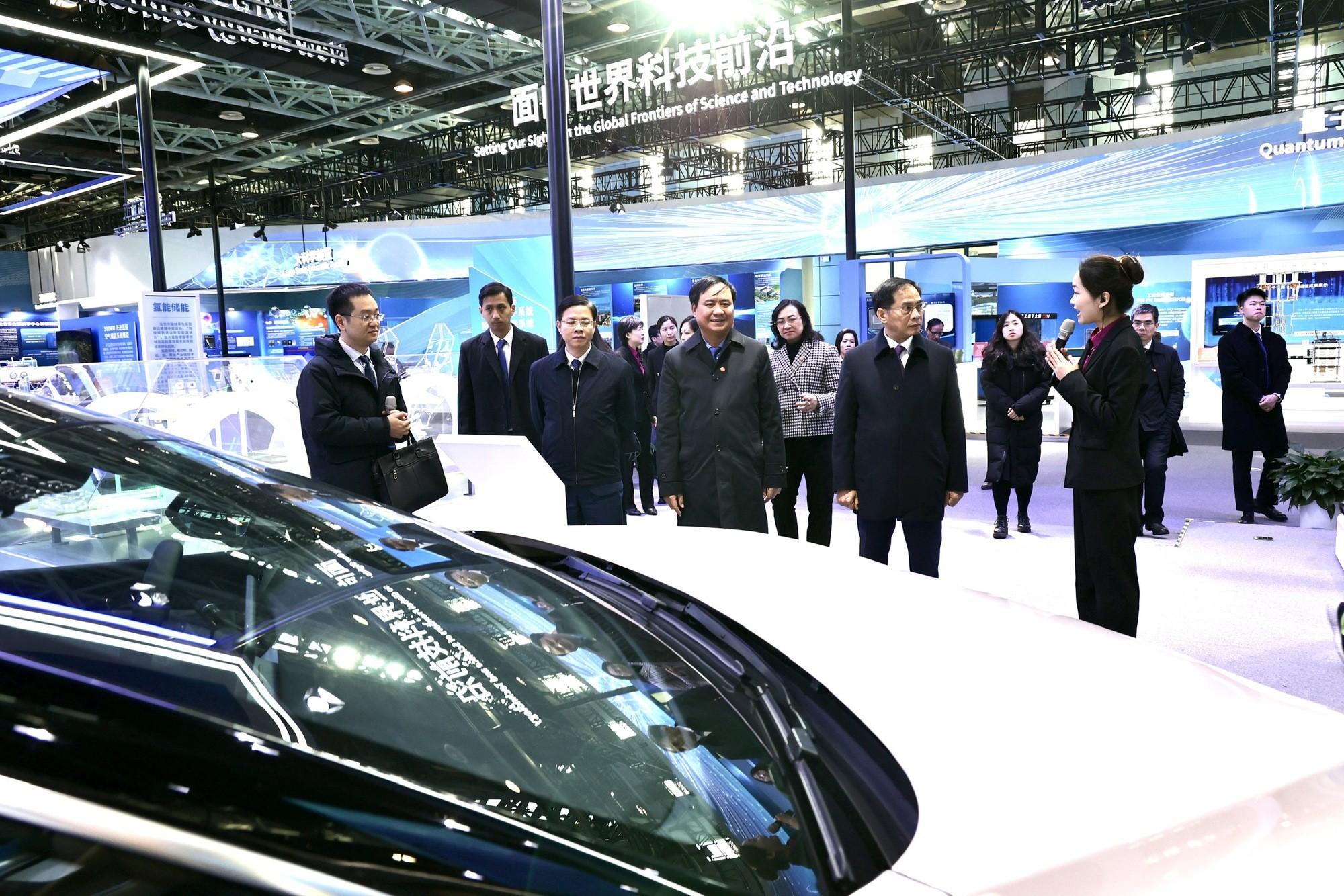 Phó Thủ tướng: Khu công nghiệp công nghệ cao Trung Quan Thôn (Trung Quốc) - hình mẫu để Việt Nam học tập Phó Thủ tướng: Khu công nghiệp công nghệ cao Trung Quan Thôn (Trung Quốc) - hình mẫu để Việt Nam học tập