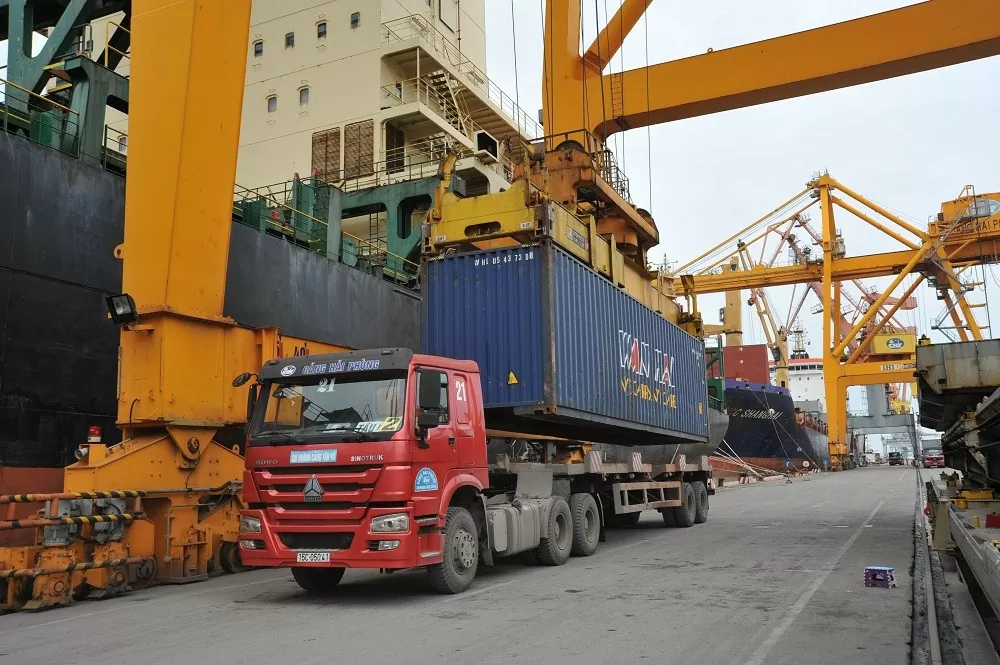 Năm 2024: Xuất nhập khẩu cán mốc kỷ lục chưa từng có trong 40 năm Năm 2024: Xuất nhập khẩu cán mốc kỷ lục chưa từng có trong 40 năm