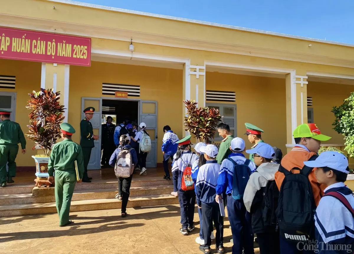 Học sinh Gia Lai hào hứng với nhiều trải nghiệm thú vị khi được hoá thân thành chiến sĩ Gia Lai: Học sinh hào hứng với nhiều trải nghiệm thú vị khi được hoá thân thành chiến sĩ