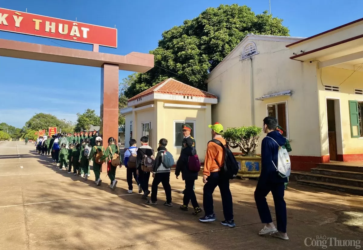 Học sinh Gia Lai hào hứng với nhiều trải nghiệm thú vị khi được hoá thân thành chiến sĩ Gia Lai: Học sinh hào hứng với nhiều trải nghiệm thú vị khi được hoá thân thành chiến sĩ