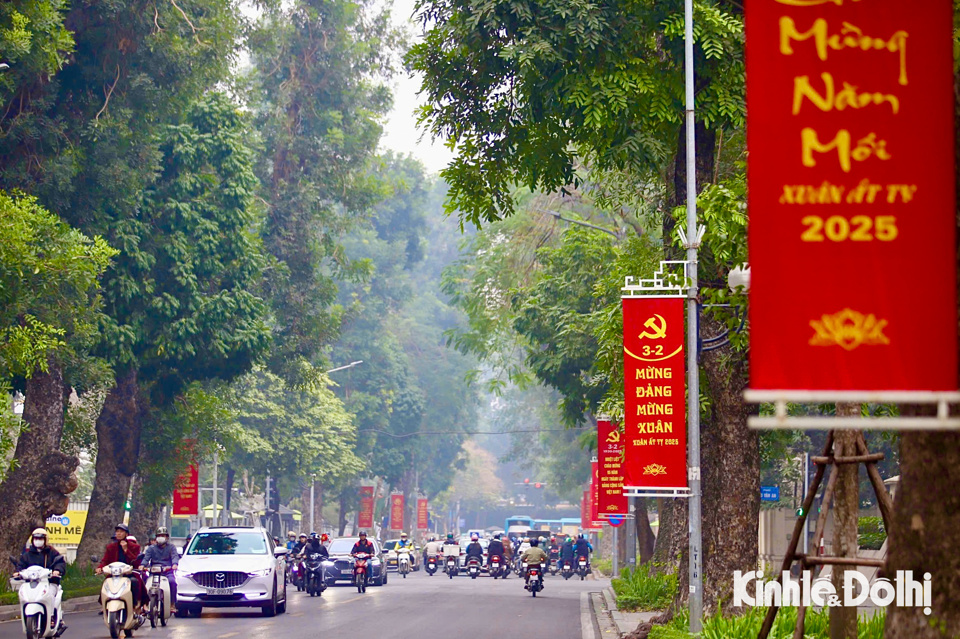 Đoàn công tác Sở VH&TT Hà Nội đã đi kiểm tra, đôn đốc công tác trang trí các tuyến phố tại các quận, huyện, thị xã trên địa bàn TP Hà Nội. 