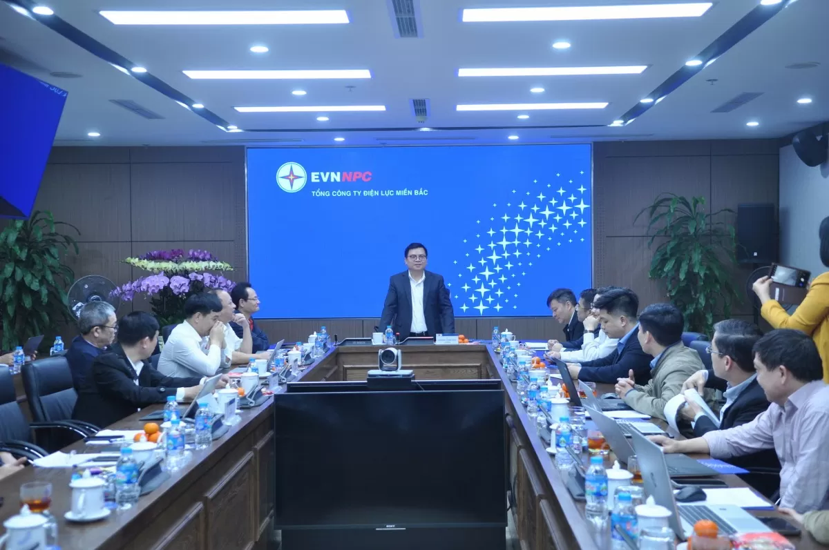 Ảnh Thứ trưởng Trương Thanh Hoài kiểm tra điện dịp Tết Ảnh Thứ trưởng Trương Thanh Hoài kiểm tra điện dịp Tết