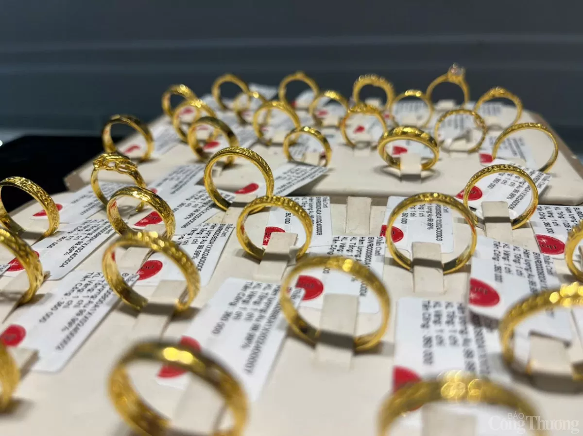 Giá vàng miếng và vàng nhẫn hôm nay (24/02) Giá vàng miếng và vàng nhẫn hôm nay (24/02)