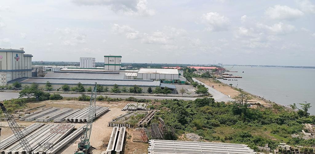 Theo quy hoạch, tỉnh Vĩnh Long có trung tâm logistics thuộc địa phận xã Mỹ Hòa, TX Bình Minh trong tương lai. Trong ảnh: Một góc KCN Bình Minh.