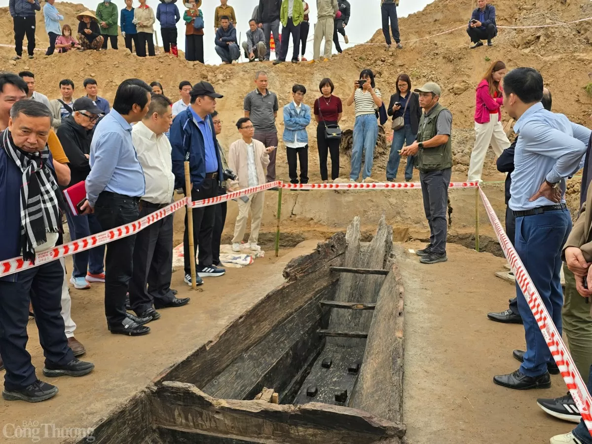 Thuyền cổ ở Bắc Ninh: Hai thuyền hay một? Thuyền cổ ở Bắc Ninh: Hai thuyền hay một?
