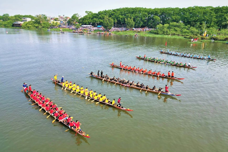 21 thuyền đua nam, nữ từ khắp các địa phương trong tỉnh Quảng Nam sẽ cùng nhau tranh tài tại giải đua thuyền truyền thống lần thứ XXVIII - Cúp Kingtek năm 2025. (Ảnh: minh hoạ) 21 thuyền đua nam, nữ từ khắp các địa phương trong tỉnh Quảng Nam sẽ cùng nhau tranh tài tại giải đua thuyền truyền thống lần thứ XXVIII - Cúp Kingtek năm 2025. (Ảnh: minh hoạ)