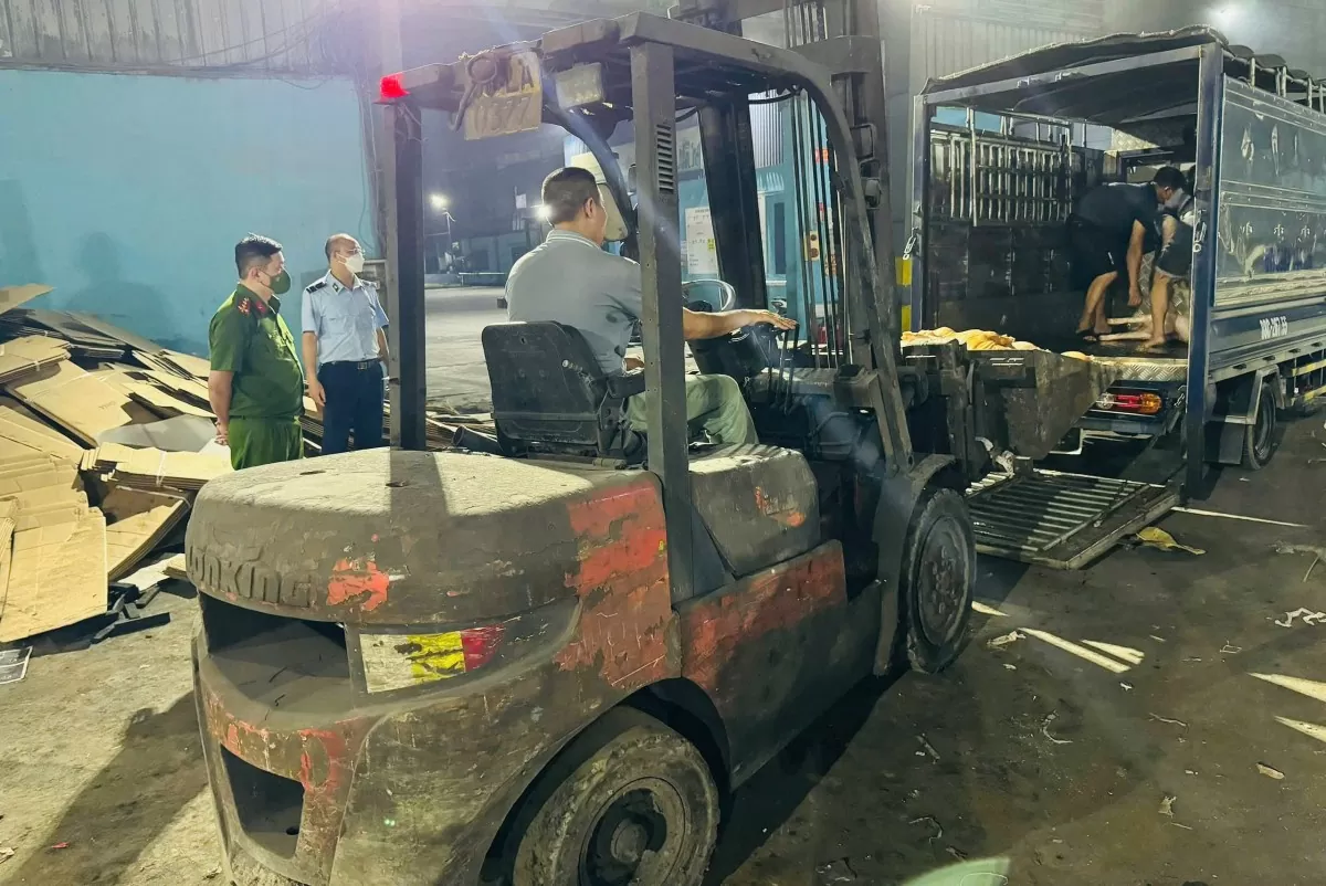 Quản lý thị trường Vĩnh Phúc tiêu hủy 800kg thịt lợn bẩn Quản lý thị trường Vĩnh Phúc tiêu hủy 800kg thịt lợn bẩn