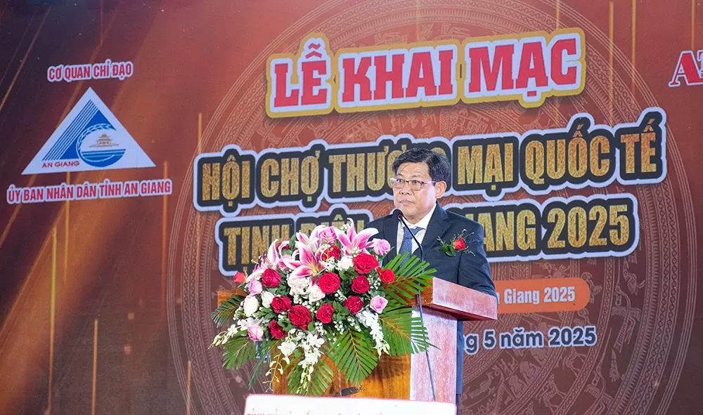 Hội chợ Tịnh Biên - An Giang: Đưa hàng Việt vươn qua cửa ngõ biên giới Hội chợ Tịnh Biên - An Giang: Đưa hàng Việt vươn qua cửa ngõ biên giới
