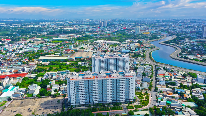 Tuyến đường ven kênh Tham Lương theo quy hoạch, từ Conic Boulevard “Tiến vào” 7 Quận Huyện   (Lưu ý: Hình ảnh bên trên chỉ mang tính minh họa theo dữ liệu quy hoạch từ website https://quyhoach-binhchanh.hochiminhcity.gov.vn, không phản ảnh thực tế hiện trạng hạ tầng giao thông tại khu vực)