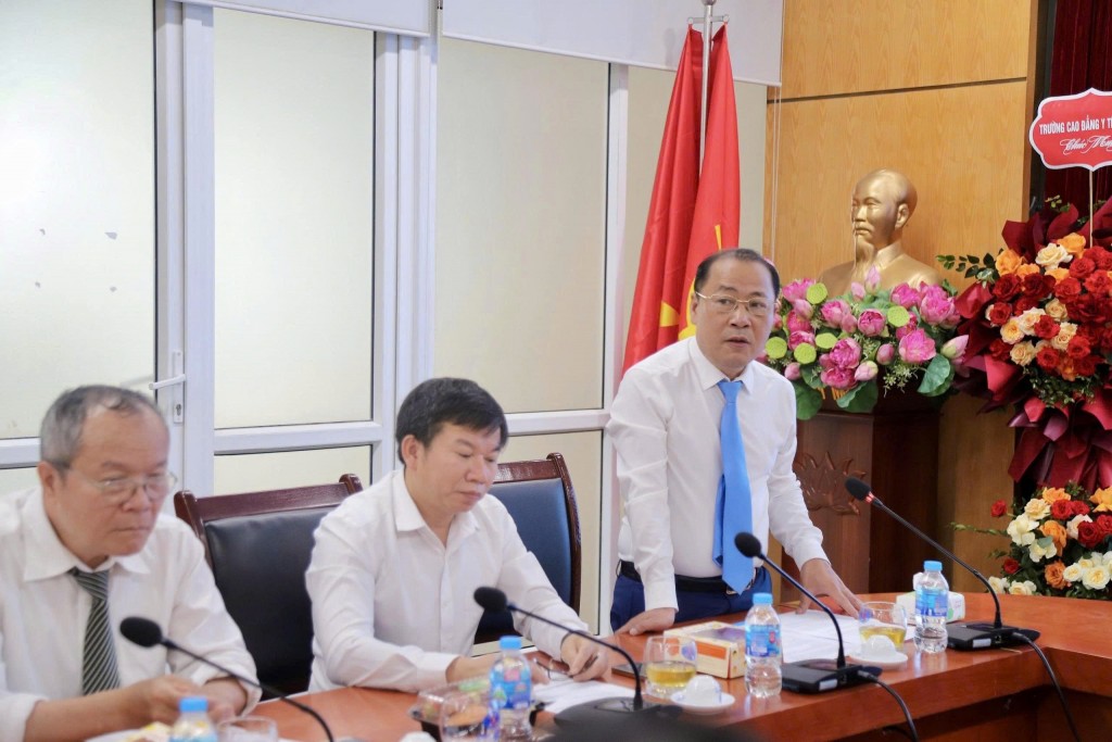 TS. Nguyễn Đăng Trường - Hiệu trưởng Trường Cao đẳng Y tế Hà Đông phát biểu tại buổi lễ