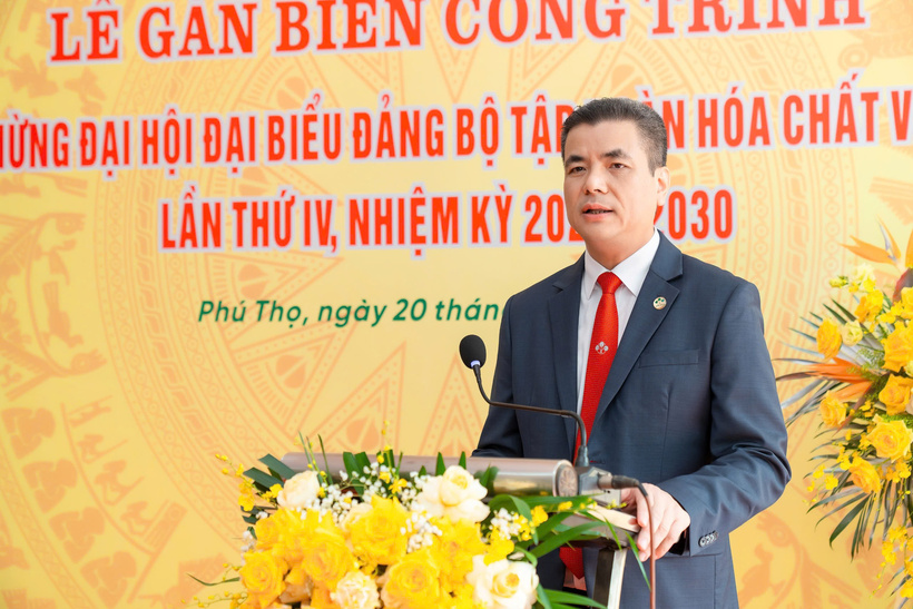 Ông Phạm Thanh Tùng- Bí thư Đảng ủy, Tổng Giám đốc Công ty Cổ phần Supe Phốt phát và Hoá chất Lâm Thao phát biểu tại lễ khởi công dự án đầu tư xây dựng dây chuyền sản xuất SOP công suất 20.000 tấn/năm.