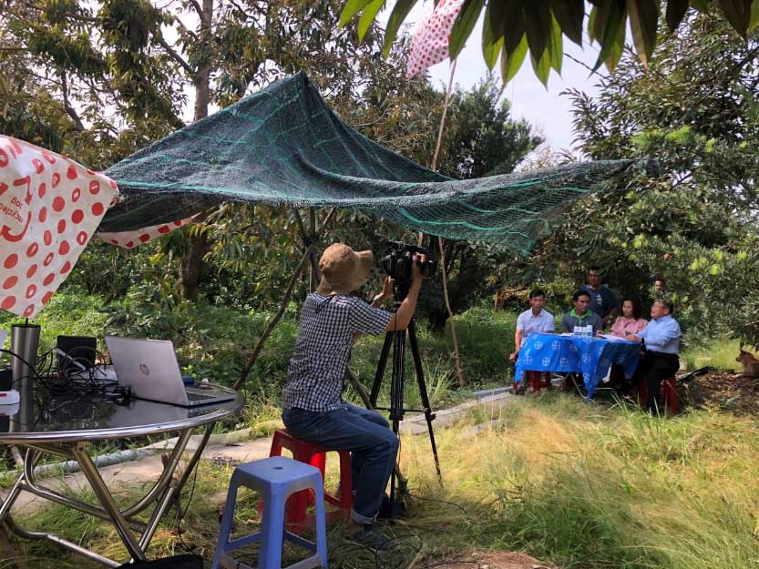 Điểm cầu trực tiếp tại vườn sầu riêng huyện Cai Lậy, tỉnh Tiền Giang.