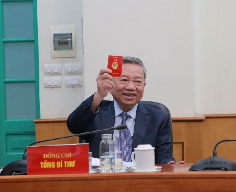 Đảng viên, Tổng Bí thư Tô Lâm biểu quyết thông qua Chương trình Đại hội. Ảnh: Dangcongsan.vn