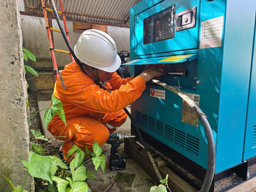 Điện lực Lào Cai quan tâm đầu tư thiết bị đảm bảo cung cấp điển ổn định. Ảnh: Nguyễn Hiền