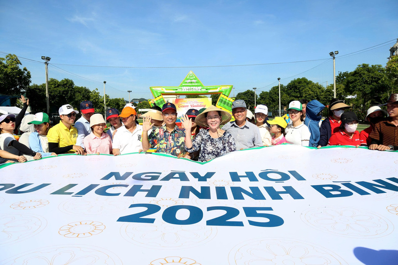 Đây là sự kiện có ý nghĩa, tạo điều kiện giao lưu, gắn kết cho cán bộ, doanh nghiệp và người lao động trong ngành du lịch. Ảnh: Minh Đường