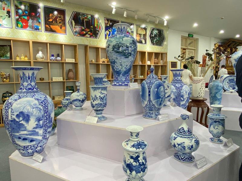 Hà Nội phát động cuộc thi thiết kế mẫu sản phẩm thủ công mỹ nghệ năm 2025 với chủ đề “Nâng tầm sáng tạo - lan tỏa tinh hoa - vươn mình hội nhập”. Ảnh: Nguyễn Hạnh