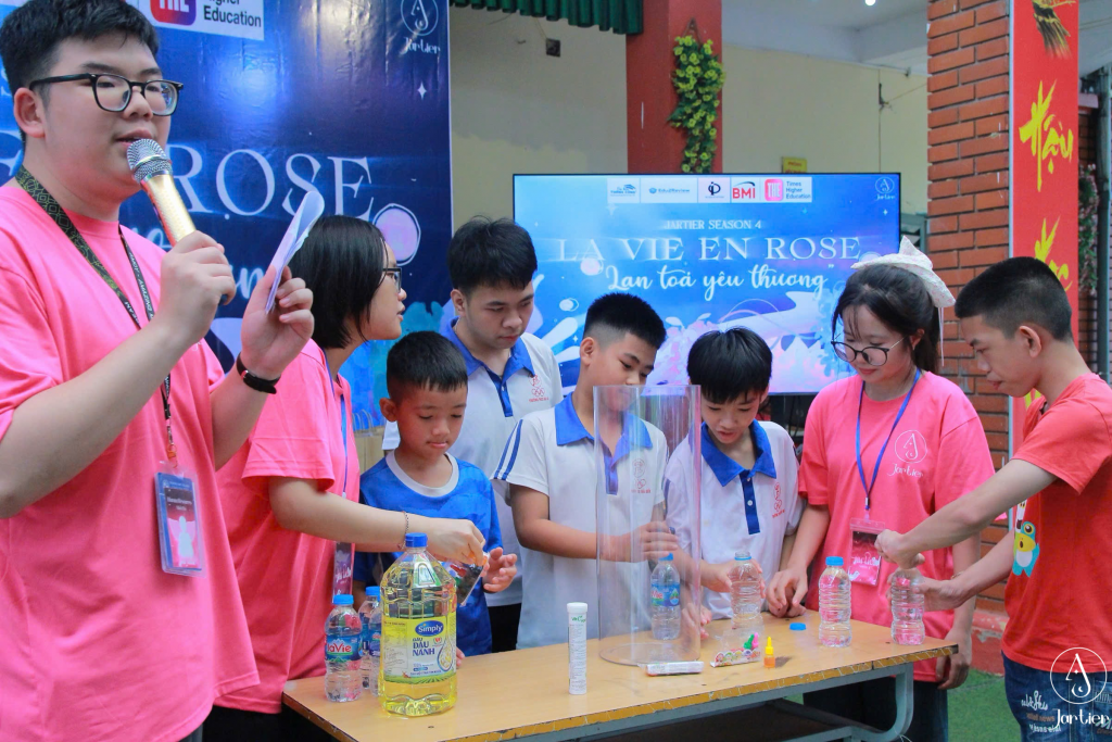 Góp phần lan tỏa những điều tốt đẹp đến cộng đồng Góp phần lan tỏa những điều tốt đẹp đến cộng đồng