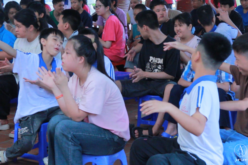 Góp phần lan tỏa những điều tốt đẹp đến cộng đồng Góp phần lan tỏa những điều tốt đẹp đến cộng đồng