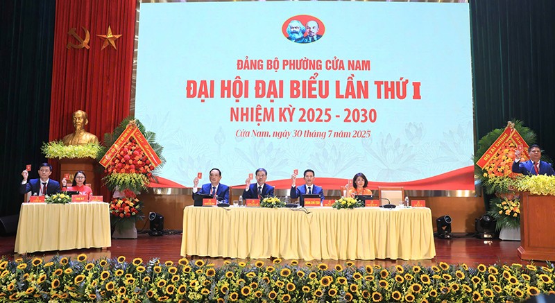 Vươn mình trở thành phường kiểu mẫu, hiện đại, điểm sáng của Thủ đô Vươn mình trở thành phường kiểu mẫu, hiện đại, điểm sáng của Thủ đô